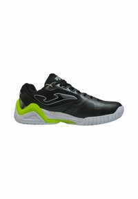 Scarpa sportiva nera con dettagli in mesh, accenti verde lime e suola bianca. Presenta una punta arrotondata, colletto imbottito e logo a contrasto.