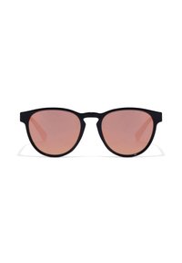 Ochelari de soare negri cu rame rotunde și lentile de culoare roz. Prezintă un design minimalist și o textură netedă, fără accente hardware vizibile.
