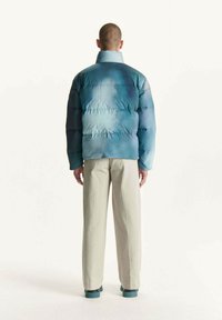 JOTT OKINAWA - Chaqueta de plumas - bleu