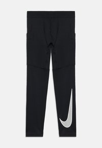 Svart treningsbukser laget av elastisk materiale med smal passform. Har en hvit Nike-logo og sidelommer. Jevn tekstur gjennom hele buksen.