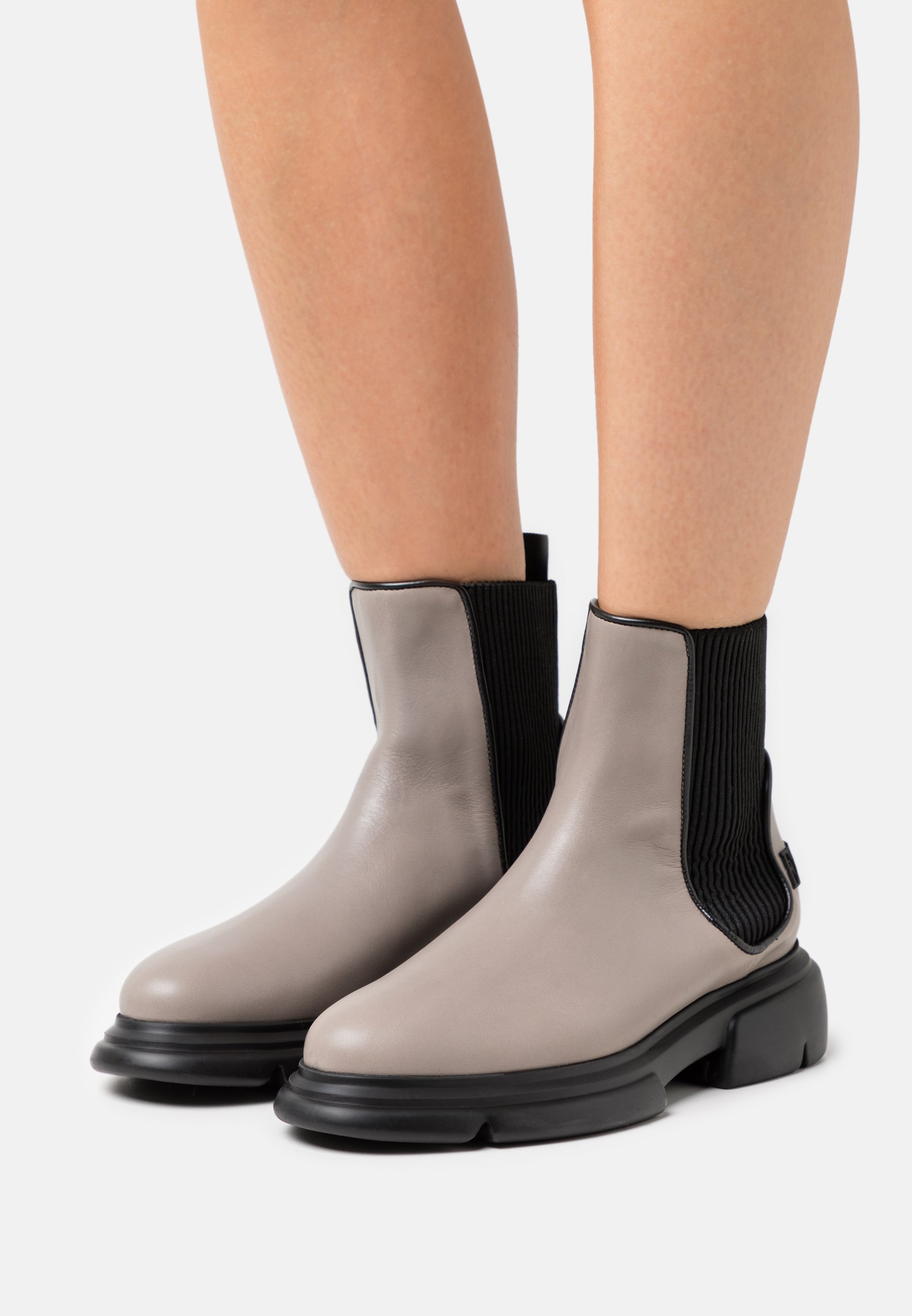 Emporio Armani GRETA - Botines - taupe/black/marrón Zalando.es