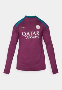 Maglietta da allenamento a maniche lunghe di colore bordeaux del Paris Saint-Germain, con strisce turchesi sulle spalle, logo Nike e branding dello sponsor Qatar Airways.