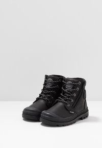 Palladium Botki sznurowane