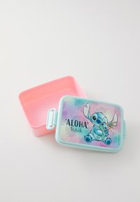 Vaaleanpunainen ja sininen lounaslaatikko kiiltävällä pinnalla, jossa on Stitch-kuva, trooppisia lehtikuvioita ja turvallinen saranoitu sulku.