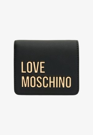 Portafoglio nero in pelle con scritta in rilievo dorata "LOVE MOSCHINO" sul davanti. Forma compatta e rettangolare con una texture liscia.