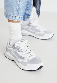 DAVE - Sneakersy niskie