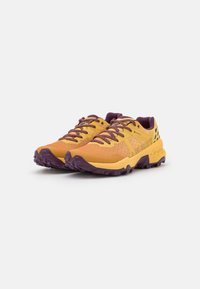 Mammut SERTIG II LOW GORE TEX WOMEN - Sapatos de caminhada - golden/grape