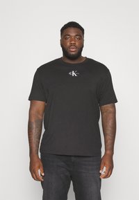 Calvin Klein Jeans Plus - MONOLOGO TEE - Basic T-shirt - black Thumbnail Image 1