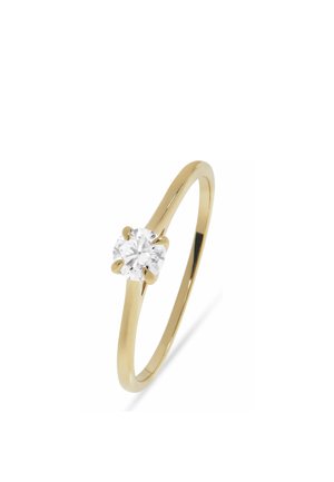 Goldener Ring mit einem schlanken Band, das einen runden klaren Diamanten in einer Vier-Krappen-Fassung auf weißem Hintergrund hält.