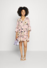 Vero Moda Petite VMEASY SHORT DRESS - Vestido de dia - misty rose