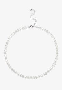 Weißes Perlenhalsband mit gleichmäßigen runden Perlen. Verfügt über einen silbernen Verschluss und eine Verlängerungskette für eine verstellbare Länge. Glatte Textur, klassisches Design.