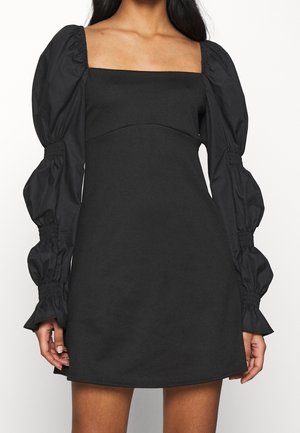 Koktejlové šaty / šaty na párty - black