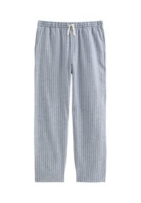 Pantalon de détente gris clair avec rayures blanches verticales, taille élastique et cordon de serrage. Comprend des poches latérales et un tissu doux et texturé.