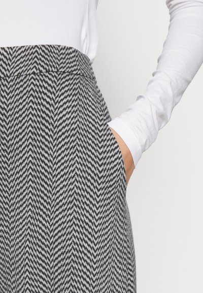 Emporio Armani TROUSERS - Παντελόνι - nero