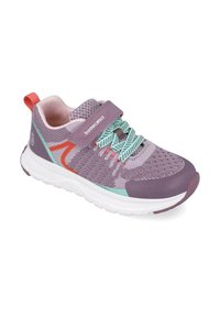 Zapatillas infantiles en púrpura y lavanda con cordones turquesa, suela blanca, acentos naranjas y una correa de Velcro etiquetada como "biomecanics".