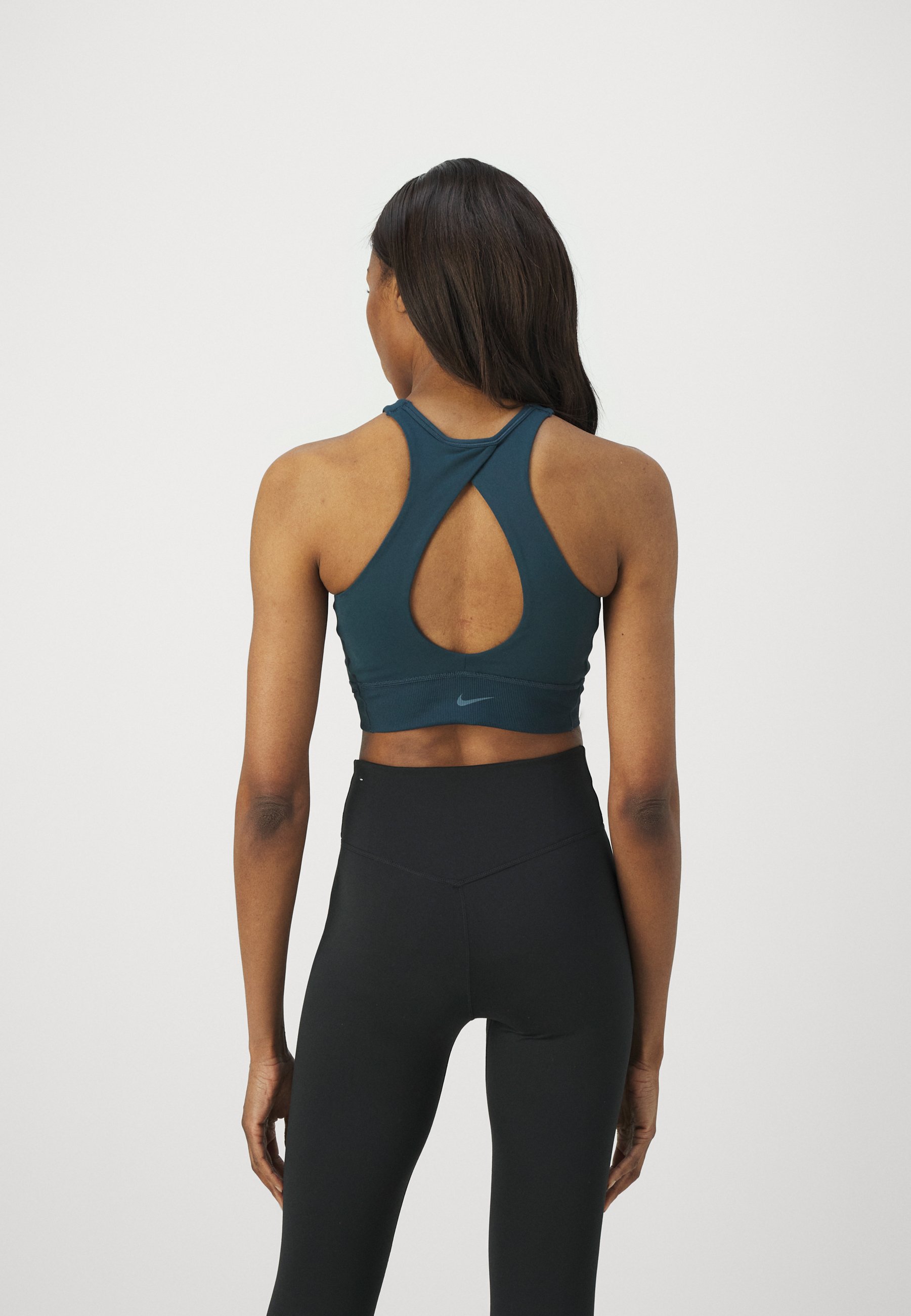 nike twist sports bra