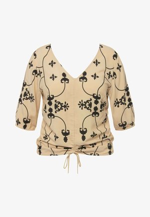 Beige top med sorte blomster- og spiralmønstre, V-hals, trekvartærmer og snoretræk i livet. Glat stoftekstur.