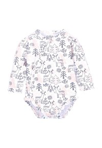 Langärmliger Baby-Body in Weiß mit rosa Akzenten, der ein Muster aus Rehen und Bäumen in Schwarz zeigt. Druckknopfverschlüsse am Unterteil für ein einfaches Ankleiden.