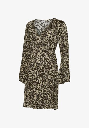 Leopardprint omslagskjole i beige og brun med lange klokkeærmer, en tætsiddende talje med bånd og en v-udskæring. Blødt, svævende stof.