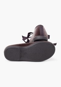Pisamonas MERCEDITAS TERCIOPELO LAZO FAYA NIÑA - Dětské boty - gris