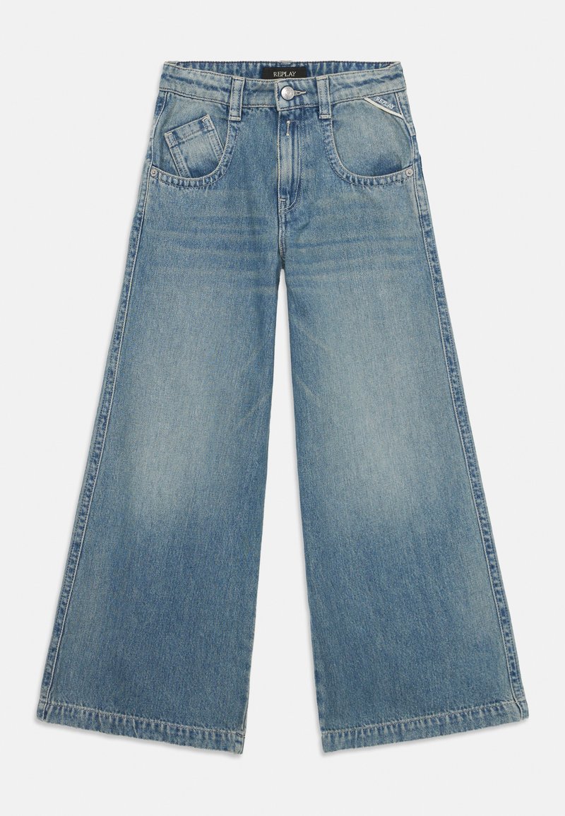 Svijetloplave široke traperice od denima, s visokim strukom, dva prednja džepa i strganim rubom. Glatka tekstura s suptilnim izbljeđenjem.