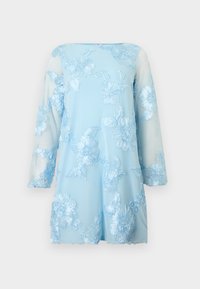 Robe bleu clair à manches longues avec manches transparentes et détails de broderie florale en relief sur l'ensemble du tissu.