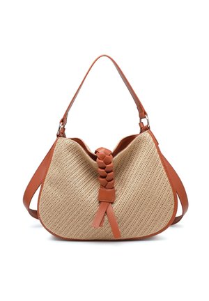 Sac à main tissé beige de forme courbée, détail en cuir marron tressé au centre, bordure en cuir marron, et deux bretelles d'épaule en cuir marron.