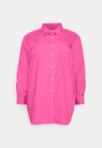 Roze button-down shirt met lange mouwen, één borstzak en subtiele logo-detail. Gladde textuur en relaxte pasvorm.