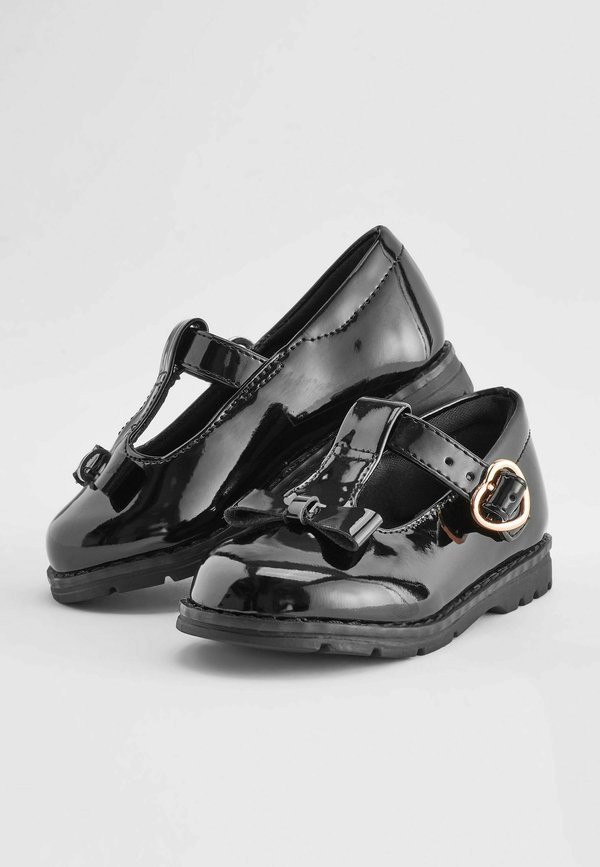 SCHOOL JUNIOR BOW WIDE FIT – Riemchenballerina