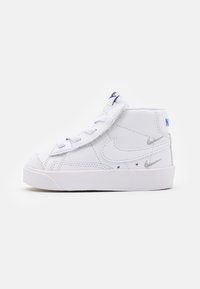 Nike Sportswear Blazer Mid 77 Se Baskets Montantes White Black Hyper Royal Blanc Zalando Fr