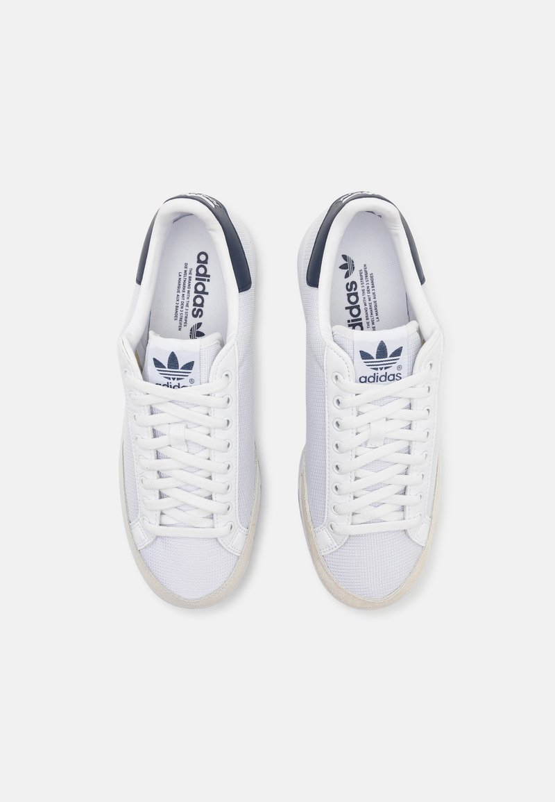 adidas Originals ROD LAVER UNISEX - Trainers - runwhite/cool navy/white -  Zalando.ie