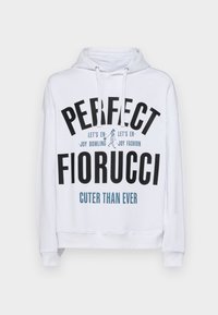 Hvid hættetrøje med sort og turkis grafik. Har fed skrift: "PERFECT FIORUCCI" og mindre tekst. Blødt, afslappet stof.