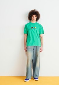 Thumbnail Image 2