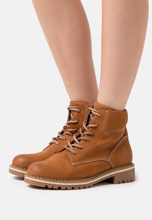 Tamaris, Bottines à lacets - dark brown