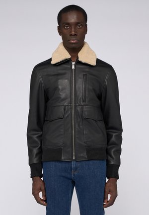 - Kurtka Bomber
