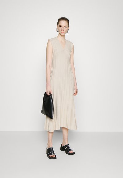 House of Dagmar WIDE DRESS - Φόρεμα-πουλόβερ - ivory