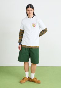 Thumbnail Image 3