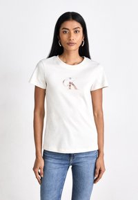 Calvin Klein Jeans GRADIENT SLIM TEE - T-shirt con stampa - ivory