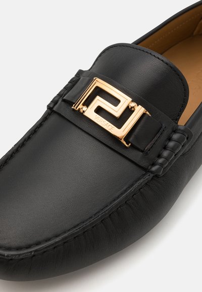 Versace DRIVER - Mocassins - black/gold
