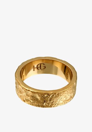 Goldring mit einer strukturierten, matten Oberfläche und einer polierten Innenseite. Auf der Innenseite des Rings ist ein dezentes Logo eingraviert.