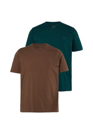 To ensfarvede t-shirts med korte ærmer, en brun med V-hals og en mørkegrøn med rund hals, vist på en hvid baggrund.