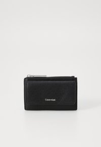 Calvin Klein MUST ZIP FLAP  - Lommebok - black mono