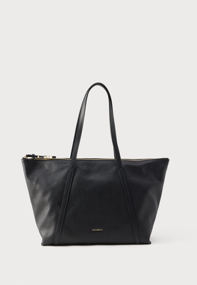 Borsa tote in pelle nera con finitura strutturata, cerniera dorata sulla parte superiore e due manici robusti. Presenta un logo discreto sul davanti.