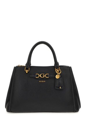 Borsa in pelle nera con doppio manico superiore, hardware dorato e un dettaglio con logo. Presenta una chiusura con zip sicura e un charm rimovibile.