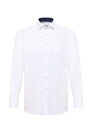 Hvid, langærmet skjorte med knapper, lavet af glat stof, med krave, lomme på venstre side og blanke sølvknapper foran.