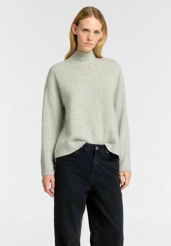 HIGH NECK - Strickpullover