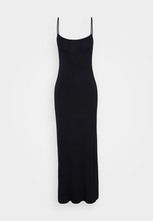 Zwarte maxi-jurk met spaghettibandjes, gemaakt van zachte stof. Heeft een getailleerde bovenkant en een vloeiende rok, met een gladde en rekbare textuur.