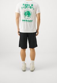 Nike Performance Träningsshorts - black