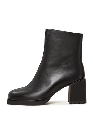 Ankle boots - black