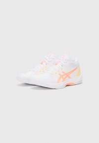 ASICS GEL TASK 4 - Håndballsko - white/vivid coral